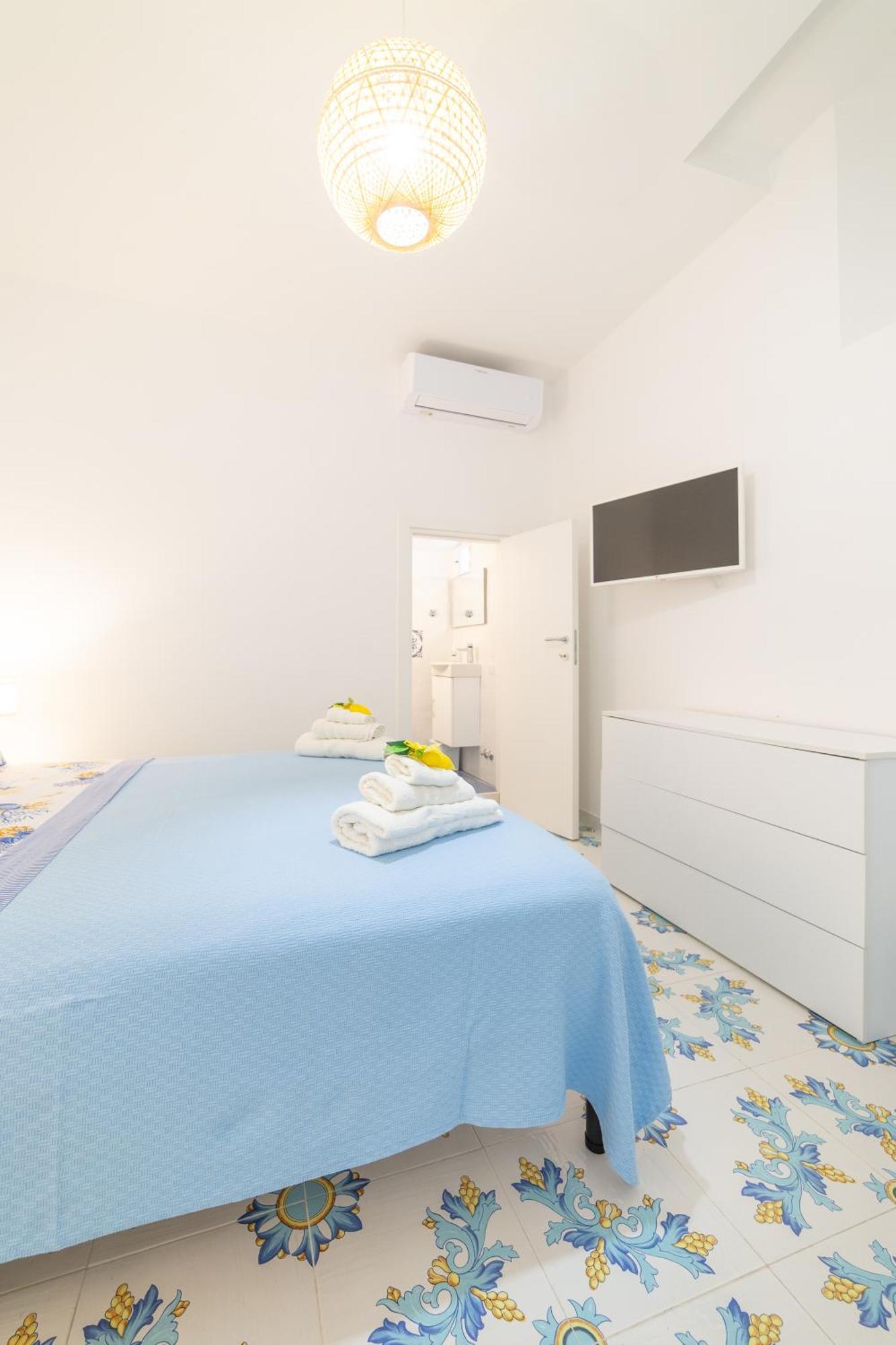 Maiori A Due Passi Dal Mare Apartment Exterior foto